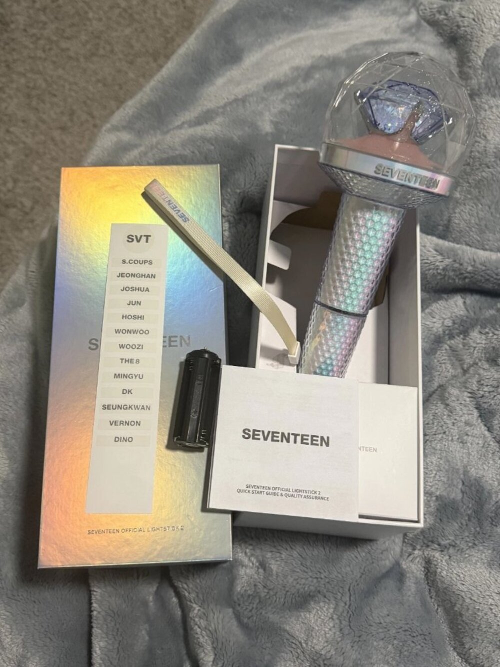 *WORKS/BATTERIES NOT INCLUDED* SEVENTEEN Official Light Stick Ver.2